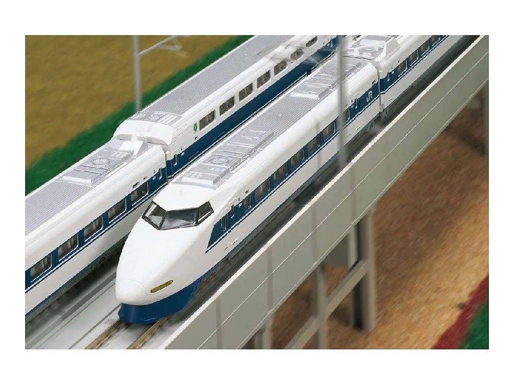 Kato N Gauge Shinkansen 100 Series Grand Hikari 6-Car Set Model Train - Image 2